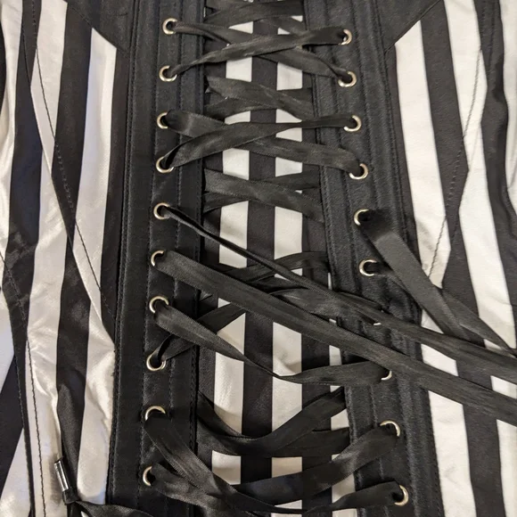 Top Drawer by Daisy Corsets-Black & White Striped Steel Bond Corset Size Medium - Picture 17 of 17